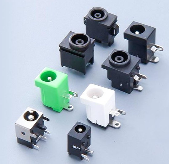 ac和dc插座的區(qū)別 ac和dc插座的區(qū)別